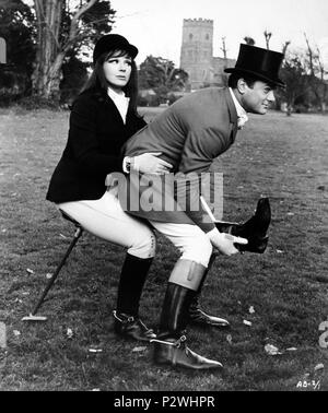 Pellicola originale titolo: DROP DEAD DARLING. Titolo inglese: arrivederci, baby!. Regista: KEN HUGHES. Anno: 1966. Stelle: Tony Curtis; FENELLA FIELDING. Credito: Paramount Pictures / Cortesía Album Foto Stock