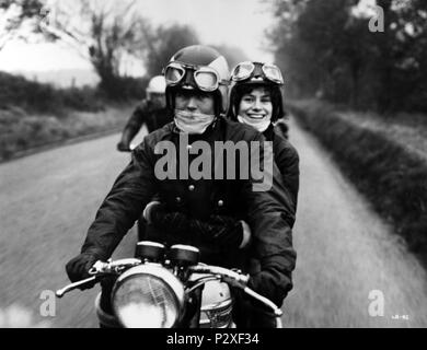 Pellicola originale titolo: IL CUOIO RAGAZZI. Titolo inglese: il cuoio ragazzi. Regista: SIDNEY J. FURIE. Anno: 1964. Stelle: Colin Campbell; RITA TUSHINGHAM. Credito: United Artists / Album Foto Stock