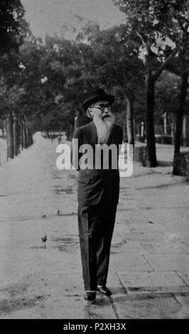 Ritratto di Ramón del Valle-Inclán (1866-1936), drammaturgo spagnolo, qui sul Paseo de la Castellana a Madrid. Foto Stock