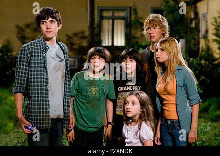 Pellicola originale titolo: gli alieni in soffitta. Titolo inglese: gli alieni in soffitta. Regista: JOHN SCHULTZ. Anno: 2009. Stelle: CARTER JENKINS; Ashley Tisdale; REGAN GIOVANI; Enrico giovani; ASHLEY BOETTCHER; AUSTIN BUTLER. Credito: 20TH CENTURY FOX / GRIFFIN, KIRSTY / Album Foto Stock