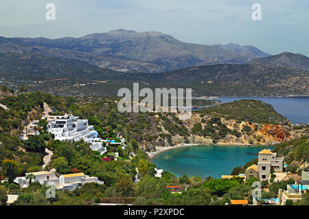 Vista di Istron bay, Kalo Chorio village, Municipalty di Aghis Nikolaos, Creta, Grecia. Foto Stock