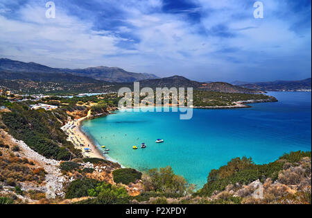 Spiaggia di Voulisma, villaggio di Istron ('Kalo Chorio'), comune di Agios Nikolaos, Lasithi, Creta, Grecia. Foto Stock