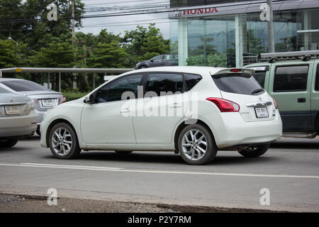 CHIANG MAI, Thailandia - Giugno 16 2018: auto privato, Nissan Pulsar. Foto sulla strada n. 121 a circa 8 km dal centro cittadino di Chiangmai, Thailandia. Foto Stock