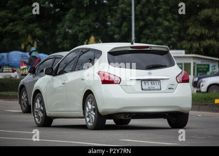 CHIANG MAI, Thailandia - Giugno 16 2018: auto privato, Nissan Pulsar. Foto sulla strada n. 121 a circa 8 km dal centro cittadino di Chiangmai, Thailandia. Foto Stock