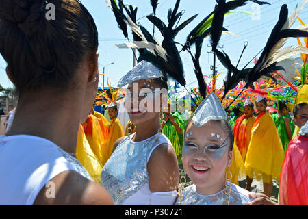 Ritmo del pajarito (bird's rythm). Battaglia dei Fiori, Barranquilla Carnaval. Foto Stock