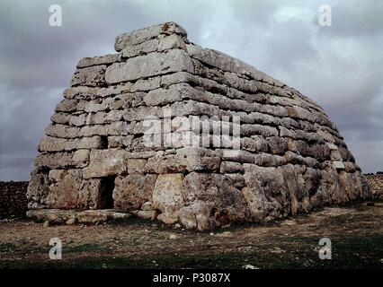 NAVETA DES TUDONS - LUGAR DE ENTERRAMIENTO COLECTIVO - EDAD DE BRONCE - 2000 AC. Posizione: TUDONS, CIUDADELA. Foto Stock