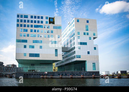 Amsterdam, Paesi Bassi - 7 Maggio 2014 - Il Palazzo di Giustizia in Amsterdam. Questo moderno complesso angolare è stato progettato da Claus en Kaan Ar Foto Stock