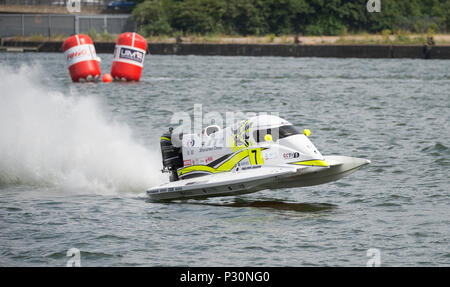 Royal Victoria Dock, Londra, Regno Unito. Il 15 giugno, 2018. Londra ospita l'UIM F1H2O campionato del mondo Powerboat Race Foto Stock