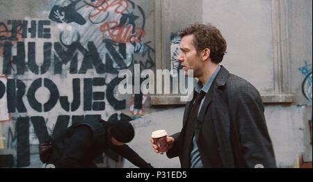 Pellicola originale titolo: i figli degli uomini. Titolo inglese: i figli degli uomini. Regista: ALFONSO CUARON. Anno: 2006. Stelle: Clive Owen. Credito: Universal Pictures/STRIKE ENT./BEACON communications LLC/ / Album Foto Stock