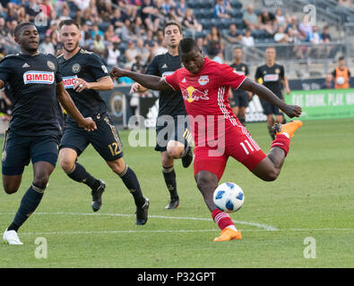 Chester, Pennsylvania, USA. 16 Giugno, 2018. Red Bulls, CARLOS RIVAS (11) in azione contro l' Unione a Talen Energy Stadium di Chester in Pennsylvania Credito: Ricky Fitchett/ZUMA filo/Alamy Live News Foto Stock