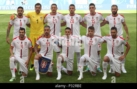 Samara, Russia. 17 Giugno, 2018. I giocatori della Serbia posano per una foto di gruppo prima di un gruppo e corrispondenza tra Costa Rica e della Serbia al 2018 FIFA World Cup di Samara, Russia, 17 giugno 2018. Credito: Maohua Fei/Xinhua/Alamy Live News Foto Stock