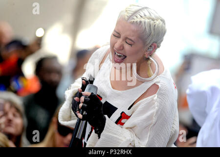 New York, Stati Uniti d'America. Il 15 giugno, 2018. Christina Aguilera live in un concerto del "NBC Today Show Citi serie di concerti presso il Rockefeller Plaza. New York, 15.06.2018 | Utilizzo di credito in tutto il mondo: dpa/Alamy Live News Foto Stock