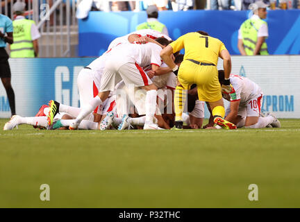 Samara, Russia. 17 Giugno, 2018. I giocatori della Serbia celebrare rigature durante un gruppo e corrispondenza tra Costa Rica e della Serbia al 2018 FIFA World Cup di Samara, Russia, 17 giugno 2018. Credito: Maohua Fei/Xinhua/Alamy Live News Foto Stock