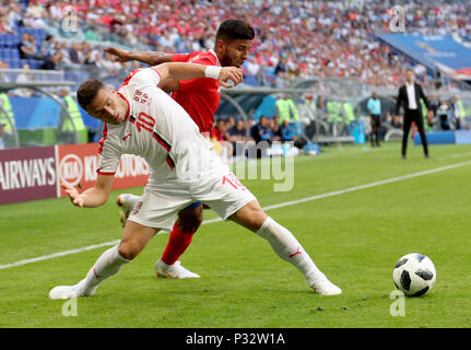 Samara, Russia. 17 Giugno, 2018. Dusan Tadic (anteriore) della Serbia compete durante un gruppo e corrispondenza tra Costa Rica e della Serbia al 2018 FIFA World Cup di Samara, Russia, 17 giugno 2018. Credito: Maohua Fei/Xinhua/Alamy Live News Foto Stock