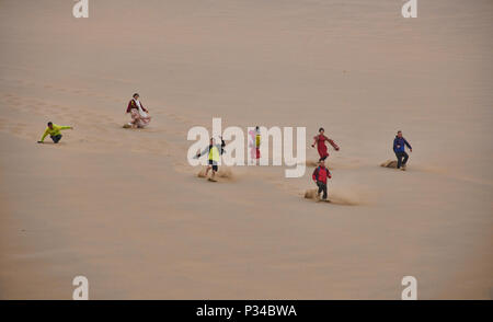 Ventoso dune di sabbia, Mingsha Shan (cantando Sands montagna), Dunhuang, Gansu, Cina Foto Stock