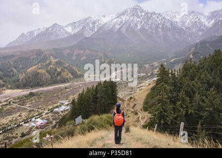 Vista dei monti Qilian dal Mati Si templi, Gansu, Cina Foto Stock