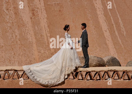 Sposarsi in Montagne in fiamme, Turpan, Xinjiang, Cina Foto Stock