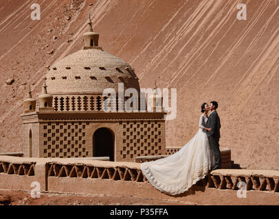 Sposarsi in Montagne in fiamme, Turpan, Xinjiang, Cina Foto Stock