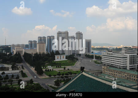 Pjoengjang, Corea del Nord, nuova moderna torre residenziale nel centro Foto Stock