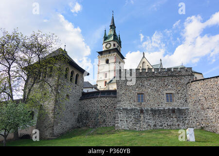 Kremnica (Kremnitz): Città di Castello con la Chiesa di Santa Caterina in Slovacchia, , Foto Stock