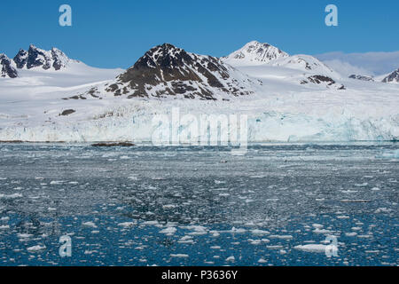 Norvegia Isole Svalbard, Spitsbergen, ghiacciaio Lillehook aka Lilliehookbreen. Foto Stock