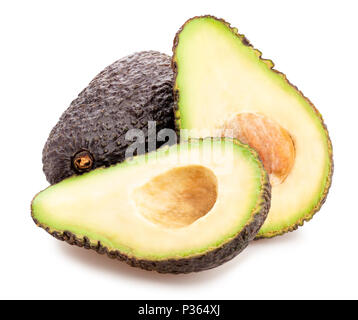 Tagliate a fette di avocado hass percorso isolato Foto Stock