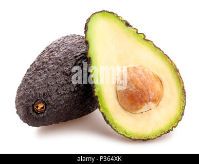 Tagliate a fette di avocado hass percorso isolato Foto Stock