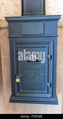 ASHEVILLE, NC, Stati Uniti d'America-10 18 Giugno: Un antico mailbox, visualizzato nel Grove Arcade. Foto Stock