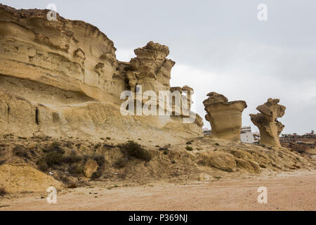 Le erosioni di Bolnuevo, strutture di pietra arenaria, Playa Bolnuevo, Mazarrón, Murcia, Costa Calida, Spagna. Foto Stock