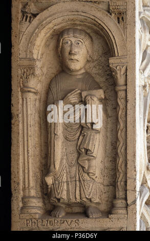 San Filippo apostolo, bass sollievo dai seguaci di Wiligelmo, Princes Gate", il Duomo di Modena, Italia Foto Stock