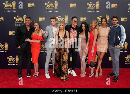 Il cast di regole Vanderpump, con Jax Taylor, Brittany Cartwright, James Kennedy, Ariana Madix, Tom Sandoval, Scheana Marie, Stassi Schroeder, Kristen Doute, e Tom Schwart frequentando il 2018 MTV Movie e TV Awards tenutosi presso la Barker Hangar a Los Angeles, Stati Uniti d'America. Stampa foto di associazione. Picture Data: Sabato 16 Giugno, 2018. Foto di credito dovrebbe leggere: Francesco Specker/PA FILO Foto Stock