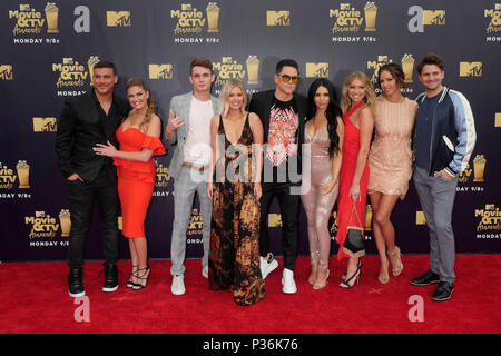 Il cast di regole Vanderpump, con Jax Taylor, Brittany Cartwright, James Kennedy, Ariana Madix, Tom Sandoval, Scheana Marie, Stassi Schroeder, Kristen Doute, e Tom Schwart frequentando il 2018 MTV Movie e TV Awards tenutosi presso la Barker Hangar a Los Angeles, Stati Uniti d'America. Stampa foto di associazione. Picture Data: Sabato 16 Giugno, 2018. Foto di credito dovrebbe leggere: Francesco Specker/PA FILO Foto Stock