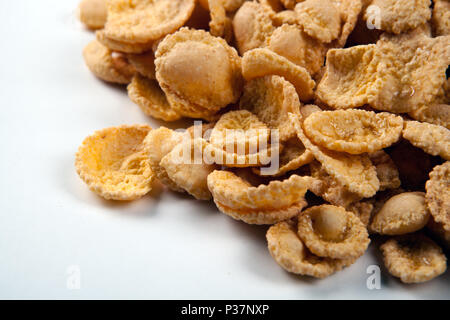 Pila di caramello cornflakes close up Foto Stock