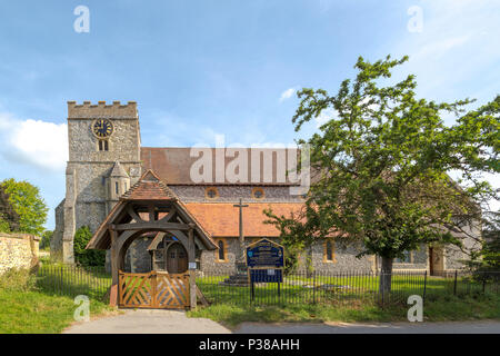 Chiesa di Santa Maria a Streatley, situato sul fiume Tamigi, West Berkshire, Inghilterra, Regno Unito. Foto Stock