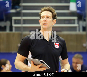 Varna, Bulgaria. 17 Giugno, 2018. coach Stephane ANTIGA (Canada), .mens pallavolo lega delle nazioni, settimana 4, Canada vs Francia, Palazzo della cultura e dello sport, Varna/Bulgaria, 17 giugno 2018, il quarto di 5 weekend del giro preliminare nella nuova stabilita mens Pallavolo Nationas League avviene in Varna/Bulgaria. Credito: Wolfgang Fehrmann/ZUMA filo/Alamy Live News Foto Stock