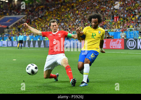 MARCELO (BRA), azione, duelli contro Stephan LICHTSTEINER (SUI). Il Brasile (BRA) -Svizzera (SUI) 1-1, Turno preliminare, gruppo e, corrispondono 09, su 17.06.2018 a Rostov-on-Don, Rostov Arena. Coppa del Mondo di Calcio 2018 in Russia dal 14.06. - 15.07.2018. | Utilizzo di tutto il mondo Foto Stock