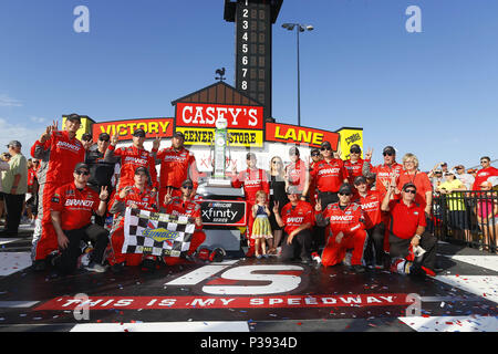 Newton, Iowa, USA. 17 Giugno, 2018. Justin Allgaier (7) vince l'Iowa 250 ad Iowa Speedway in Newton, Iowa. Credito: Chris Owens Asp Inc/ASP/ZUMA filo/Alamy Live News Foto Stock