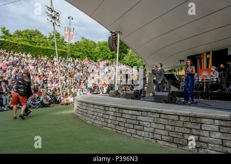 Malmö, Svezia, 17 Giugno, 2018. Juan de Marcos, famosa da Buena Vista Social Club, eseguire a Malmö come parte del libero estate lunga Sommarscen festival di Malmö. Tommy Lindholm/Alamy Live News Foto Stock