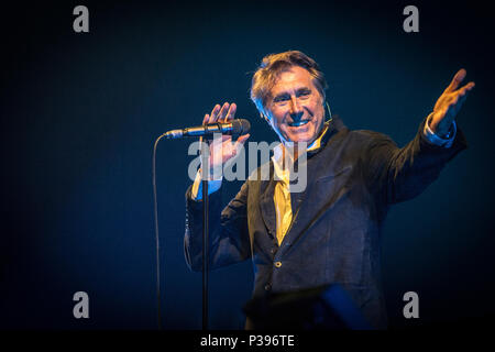 Roskilde, Danimarca. Giugno 17, 2018. Il cantante inglese e cantautore Bryan Ferry esegue un concerto dal vivo a Roskilde Kongrescenter a Roskilde. (Photo credit: Gonzales foto - Thomas RASMUSSEN). Credito: Gonzales foto/Alamy Live News Foto Stock