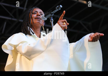 Oslo, Norvegia. Giugno 17, 2018. Il cantante e cantautore Kelela esegue un concerto dal vivo durante il norvegese music festival Piknik mi Parken 2018 a Oslo (Photo credit: Gonzales foto - Stian S. Moller). Foto Stock