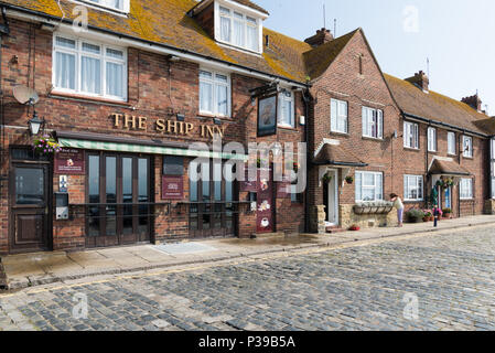 La nave Inn Folkestone Harbour, Kent, England, Regno Unito Foto Stock