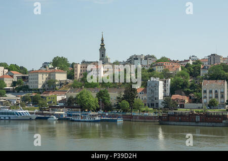 Belgrado, Serbia - 30 Aprile 2018: la splendida vista del centro storico di Belgrado sulle rive del fiume Sava, Serbia Foto Stock