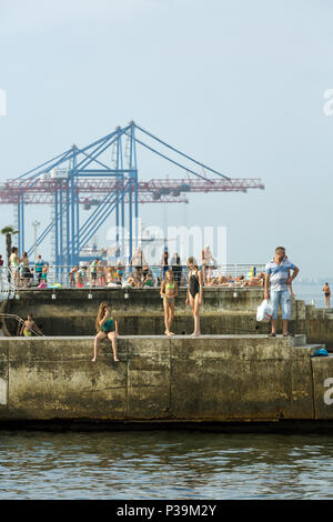 Odessa, Ucraina, stallo con prodotti a base di carne Foto Stock