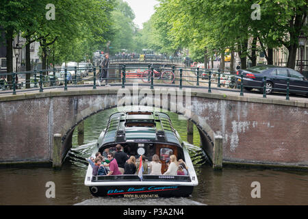 Amsterdam, Paesi Bassi, gite in barca sul canale sul Keizersgracht Foto Stock