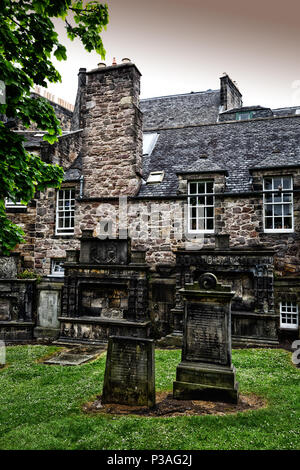 Greyfriars kirkyard, il cimitero di Greyfriars Kirk, o Greyfriars Chiesa, Edimburgo Centro storico, patrimonio mondiale dell UNESCO, Edimburgo Scozia UK Foto Stock