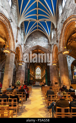 Congregation and the nave, St Giles Cathedral, High Kirk of Edinburgh, The Royal Mile, Edinburgh Old Town, Edinburgh Scotland UK Foto Stock