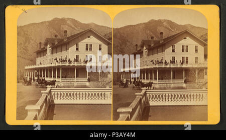 183 Manitou House, Manitou, Colorado. Mostra il vertice di Pike Peak, dieci miglia lontano da Gurnsey, B. H. (Byron H.), 1833-1880 Foto Stock