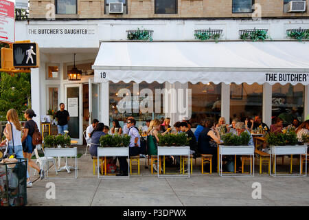 La macelleria figlia, 19 Kenmare St, New York, NY. esterno alla vetrina di un impianto basato ristorante e cafè sul marciapiede in Nolita di Manhattan Foto Stock