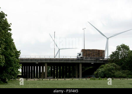 Sezione in alzata dell'autostrada M1 nei pressi di Lilbourne, Northamptonshire, England, Regno Unito Foto Stock