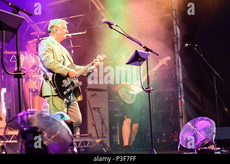 Squeeze rock vasca da bagno. Inghilterra - Pub nel Parco festival, Giugno 2018 Foto Stock